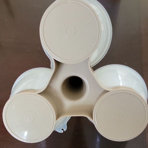 Tupperware Cream Plastic Container Set with Handle - Picture 5 of 5